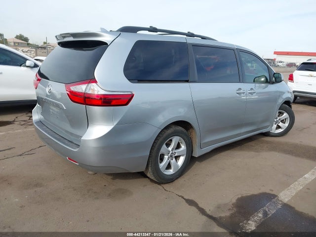 Toyota Sienna Le 8 Passenger 2019 5TDKZ3DC7KS969959 Image 4