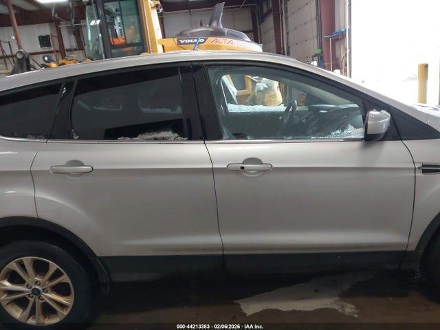 1FMCU9GD5KUA80871 Ford ESCAPE SE