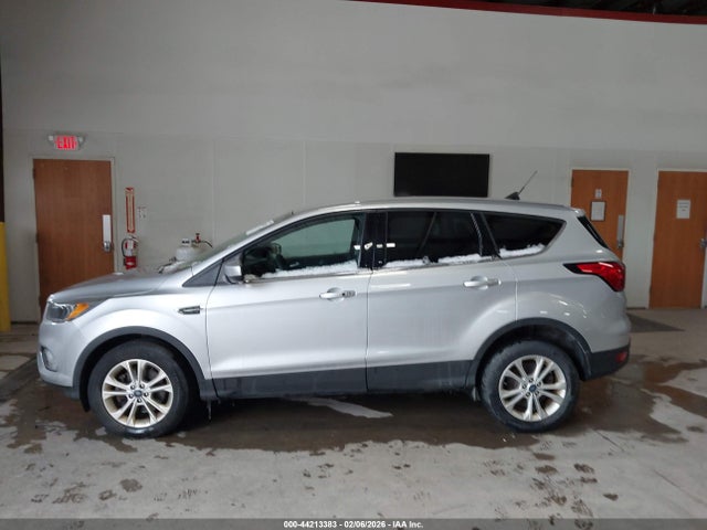 1FMCU9GD5KUA80871 Ford ESCAPE SE