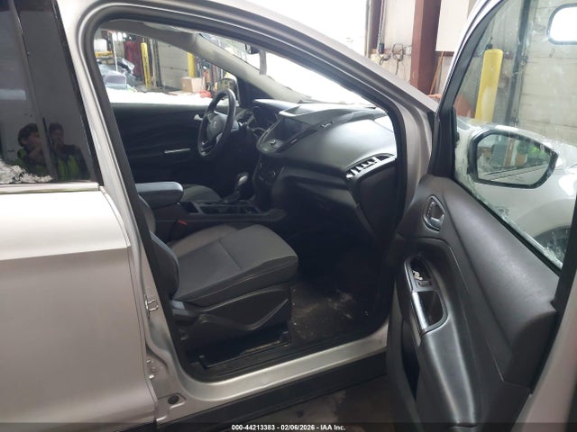 1FMCU9GD5KUA80871 Ford ESCAPE SE