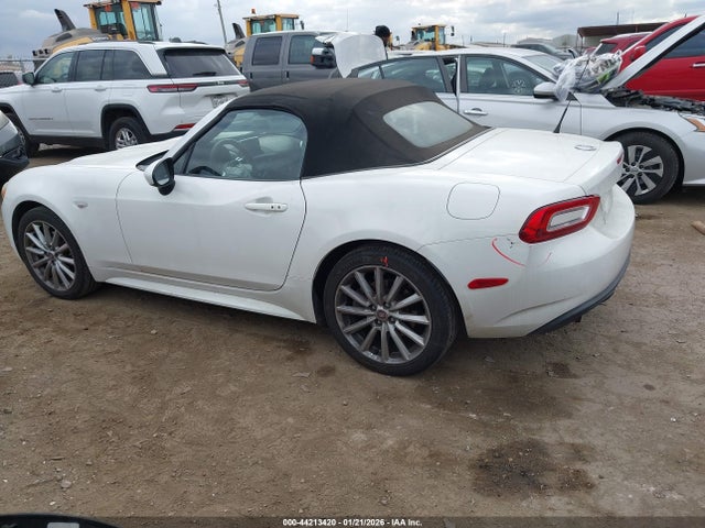 Fiat 124 Spider Lusso 2017 JC1NFAEK2H0101392 Image 32