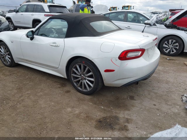 2017 FIAT 124 SPIDER JC1NFAEK2H0101392 Photo 2