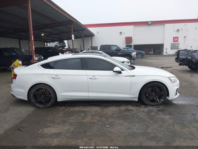 WAUENCF5XJA105200 Audi A5 2.0t Premium