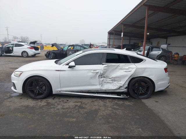 WAUENCF5XJA105200 Audi A5 2.0t Premium