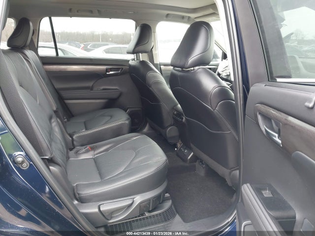 5TDEBRCH4SS672729 Toyota Highlander Hybrid Platinum