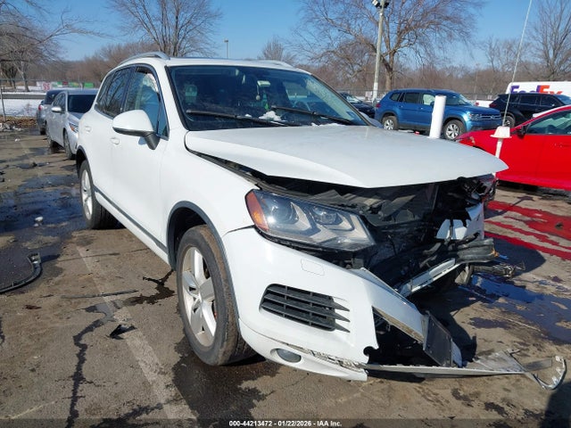 2014 VOLKSWAGEN TOUAREG WVGEF9BP6ED003600