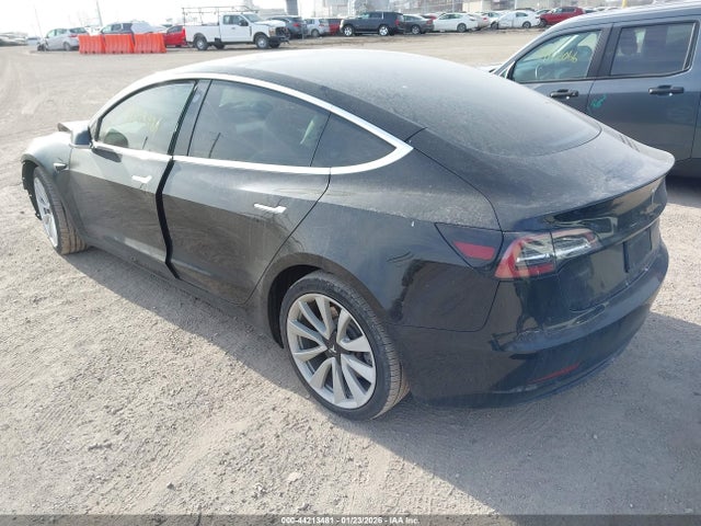 2019 TESLA MODEL 3 5YJ3E1EB3KF391356 Photo 2