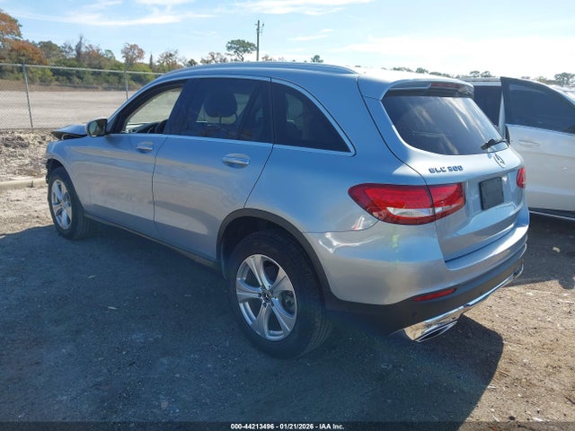 2017 MERCEDES-BENZ GLC 300 WDC0G4JBXHV006691 Photo 2