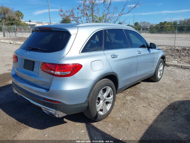 2017 MERCEDES-BENZ GLC 300 WDC0G4JBXHV006691 Photo 3