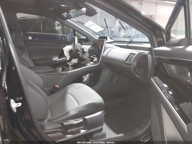 Toyota BZ4X XLE 2024 JTMABACA5RA085501 Image 5