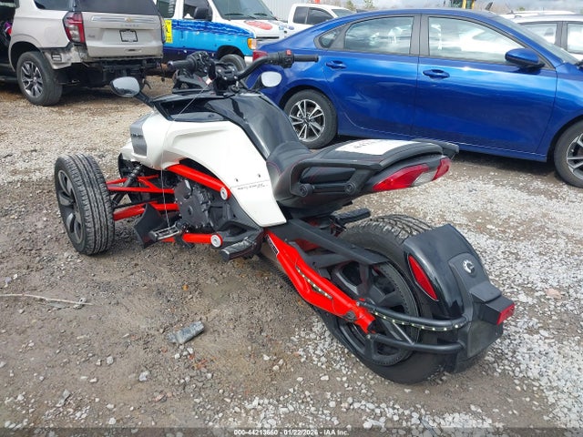 2015 CAN-AM SPYDER ROADSTER 2BXRDDD22FV000554 Photo 2