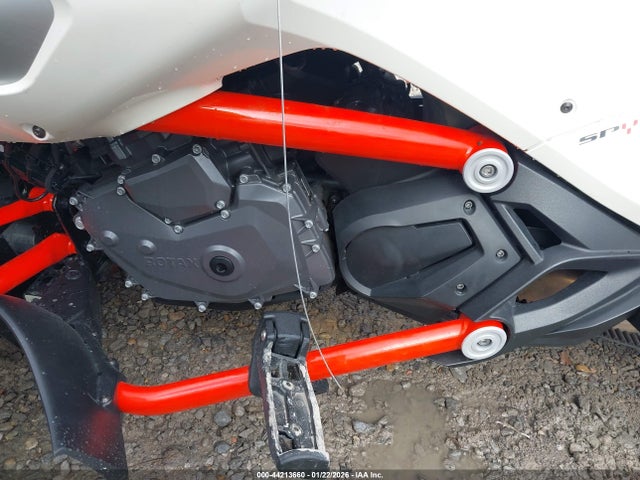 2015 CAN-AM SPYDER ROADSTER 2BXRDDD22FV000554 Photo 8