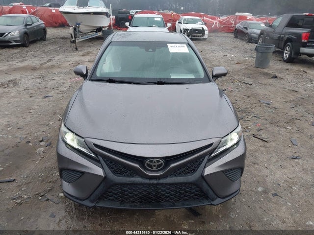 4T1B11HK5JU521156 Toyota CAMRY SE