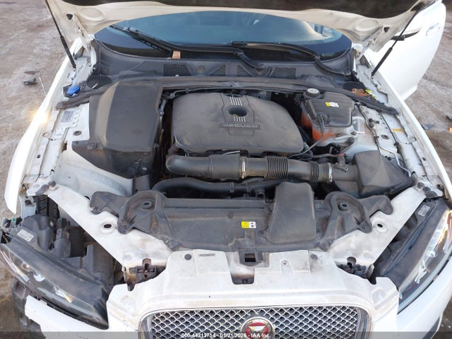 2015 JAGUAR XF SAJWA0FSXFPU60462 Photo 9