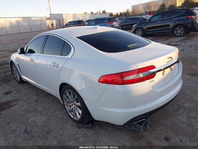 2015 JAGUAR XF SAJWA0FSXFPU60462 Photo 2