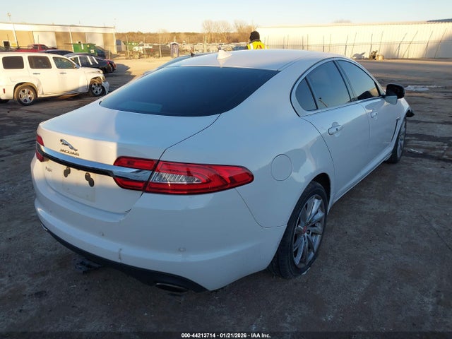 2015 JAGUAR XF SAJWA0FSXFPU60462 Photo 3