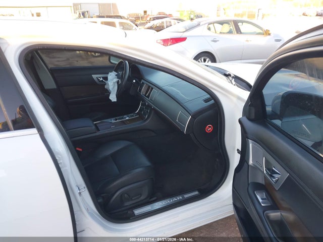 2015 JAGUAR XF SAJWA0FSXFPU60462 Photo 4