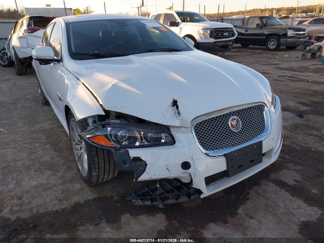 2015 JAGUAR XF SAJWA0FSXFPU60462 Photo 5
