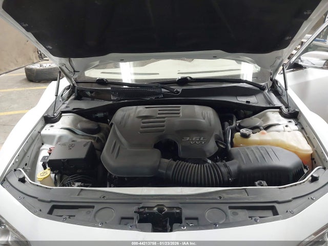 Chrysler 300C 2016 2C3CCAEG4GH147917 Image 10