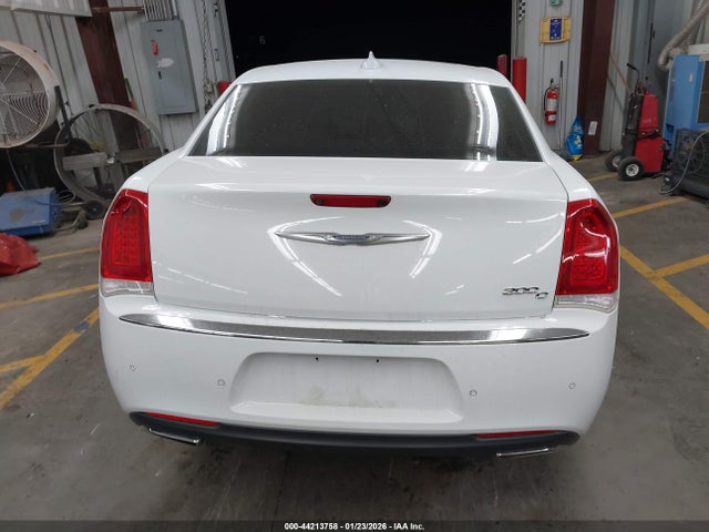 Chrysler 300C 2016 2C3CCAEG4GH147917 Image 17