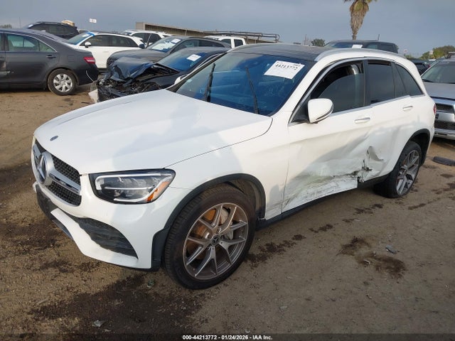 Mercedes-Benz GLC 300 2020 WDC0G8DB3LF752700 Image 2