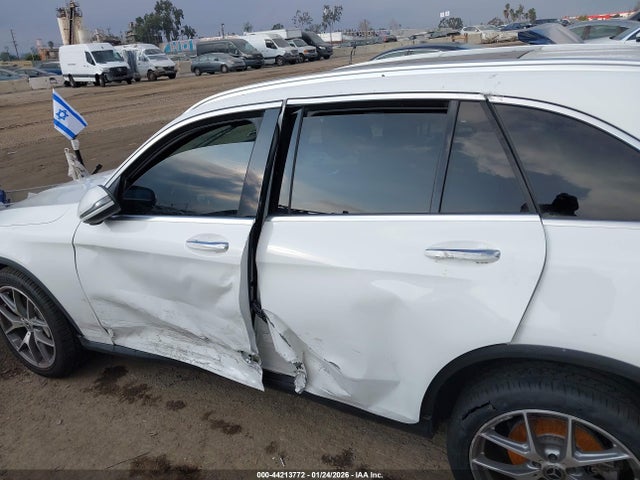 Mercedes-Benz GLC 300 2020 WDC0G8DB3LF752700 Image 13