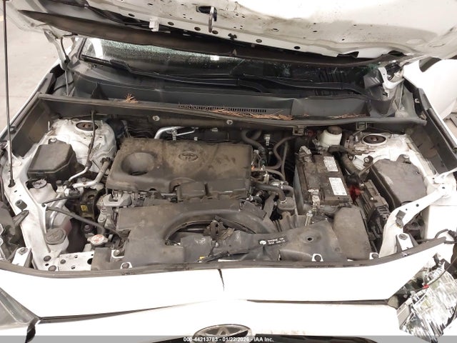 2T3G1RFV5LC138119 Toyota RAV4 LE