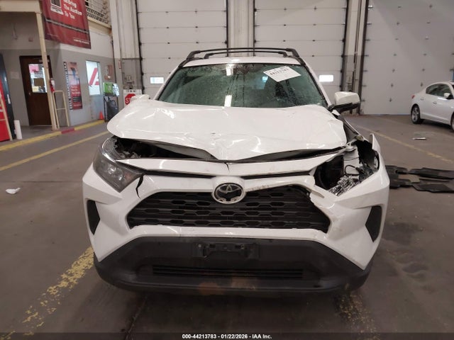 2T3G1RFV5LC138119 Toyota RAV4 LE