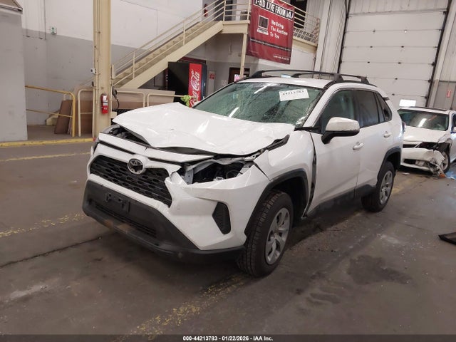 2T3G1RFV5LC138119 Toyota RAV4 LE