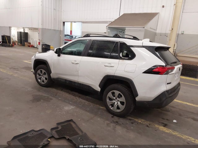 2T3G1RFV5LC138119 Toyota RAV4 LE