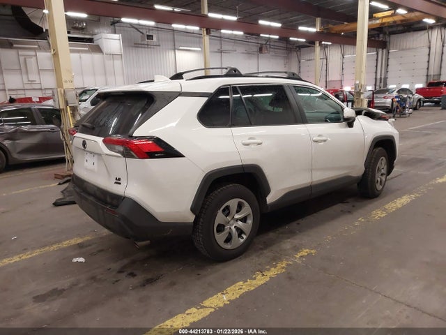 2T3G1RFV5LC138119 Toyota RAV4 LE