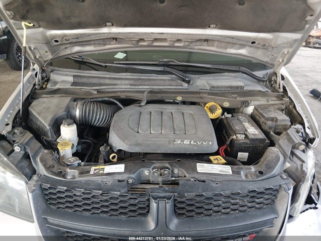 2C4RDGEGXJR145757 Dodge Grand Caravan Gt