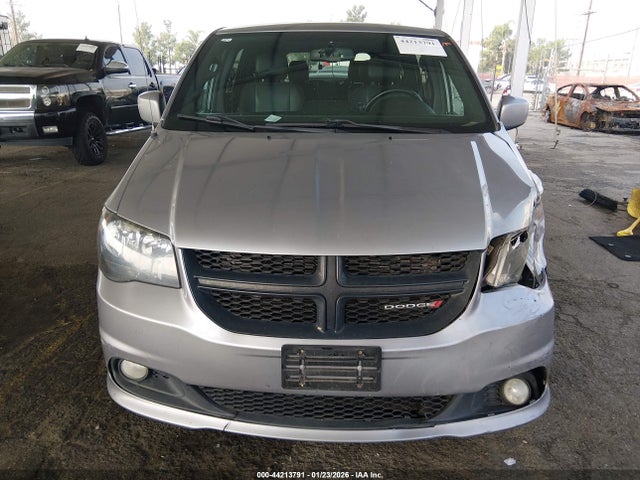 2C4RDGEGXJR145757 Dodge Grand Caravan Gt
