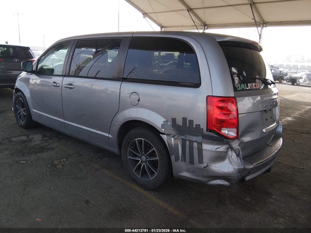 2C4RDGEGXJR145757 Dodge Grand Caravan Gt