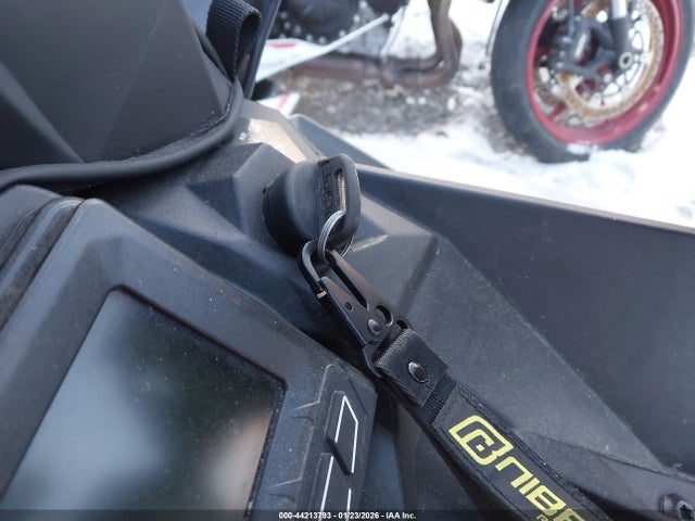 SN1EKL8R0LC704140 Polaris Snowmobile
