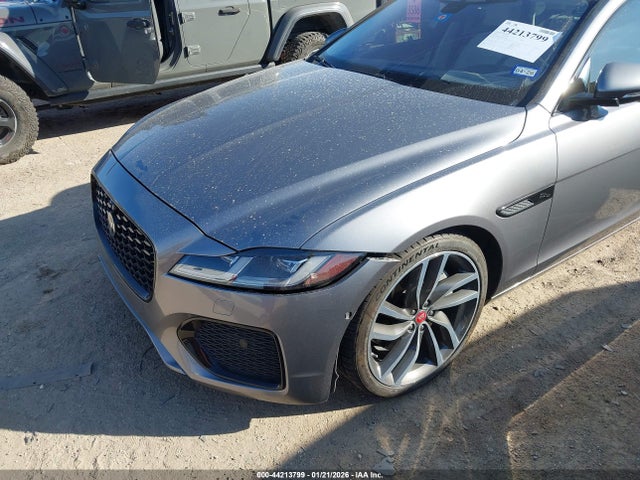 2021 JAGUAR XF SAJBG4FX2MCY88742 Photo 5