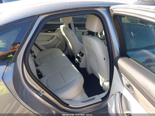 2021 JAGUAR XF SAJBG4FX2MCY88742 Photo 7