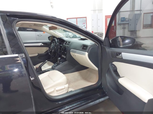 3VW637AJ9GM415288 Volkswagen Jetta Hybrid Sel Premium