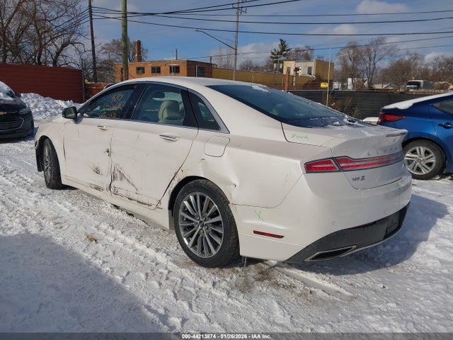 2017 LINCOLN MKZ 3LN6L5D93HR606682 Photo 2