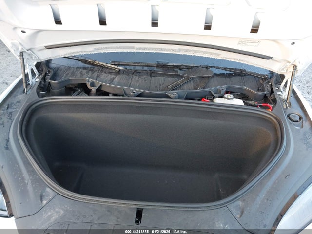 2025 TESLA MODEL X 7SAXCBE64SF461501 Photo 9