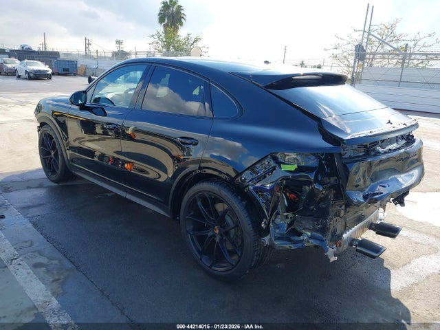 2025 PORSCHE CAYENNE COUPE WP1BG2AY4SDA44601 Photo 2