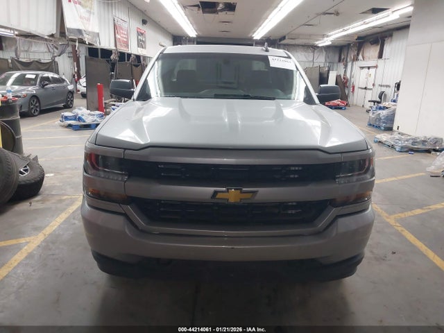 1GCVKPECXJZ336618 Chevrolet Silverado 1500 Custom
