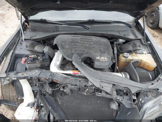 Продаж на аукціоні авто 2014 Chrysler 300 300s, vin: 2C3CCABG2EH189830, номер лоту: 44214135