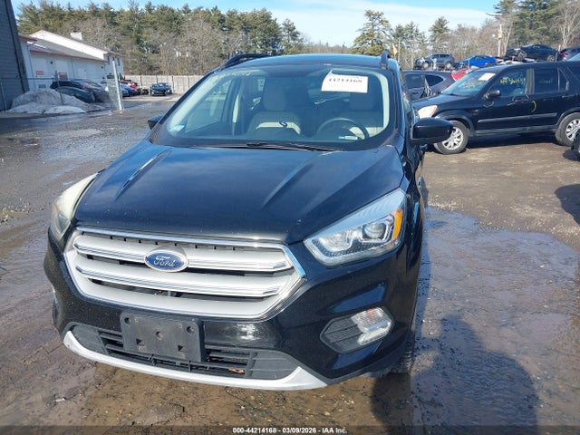1FMCU9HD0JUA77003 Ford ESCAPE SEL