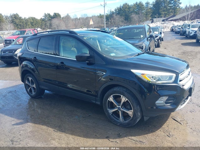 1FMCU9HD0JUA77003 Ford ESCAPE SEL