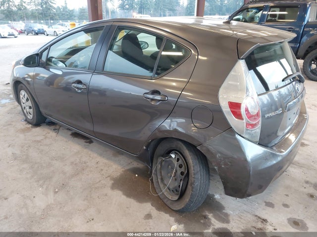 JTDKDTB31E1077516 Toyota Prius C Two