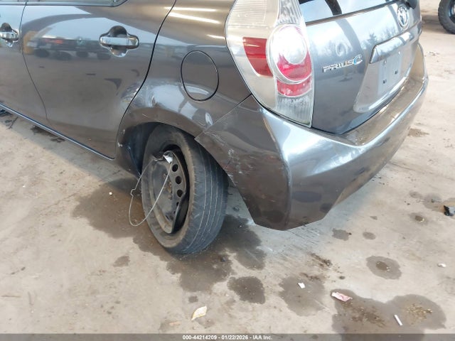 JTDKDTB31E1077516 Toyota Prius C Two
