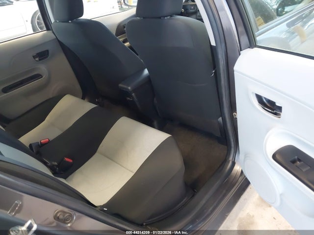 JTDKDTB31E1077516 Toyota Prius C Two