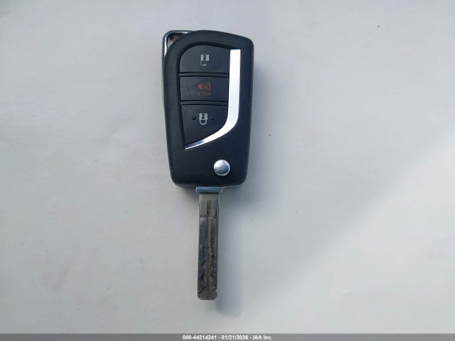 JTNKHMBX4L1067293 Toyota C-HR LE