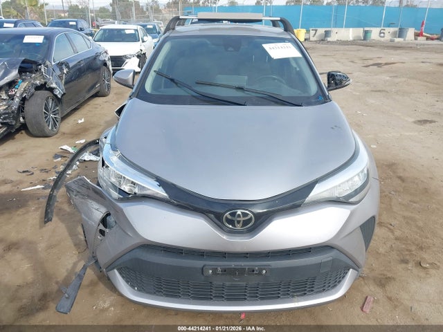 JTNKHMBX4L1067293 Toyota C-HR LE
